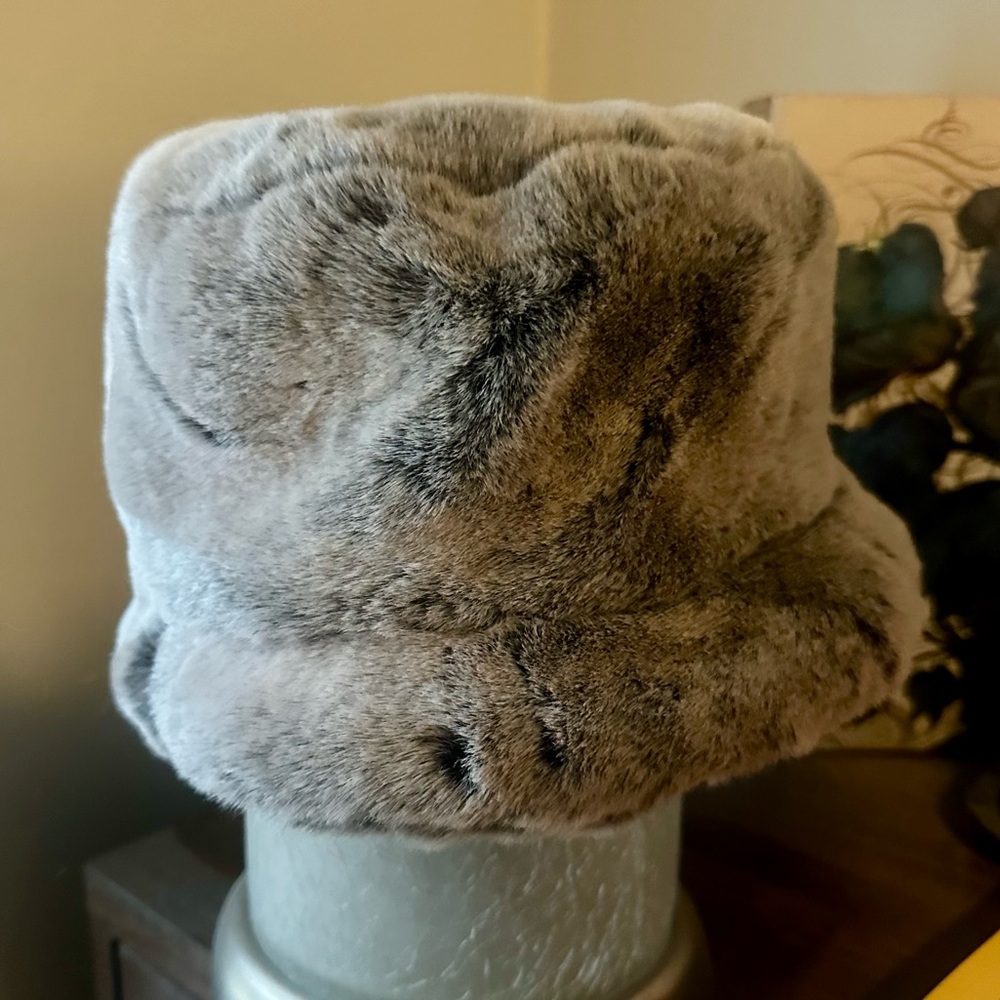 LOFT Gray Faux Fur Hat